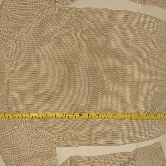 sweater - Picture 4 of 7